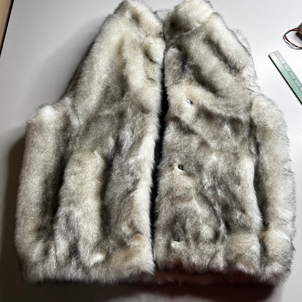 Fabulous Furs Grey White Faux Fur Vest Made in USA Size M Style 13333